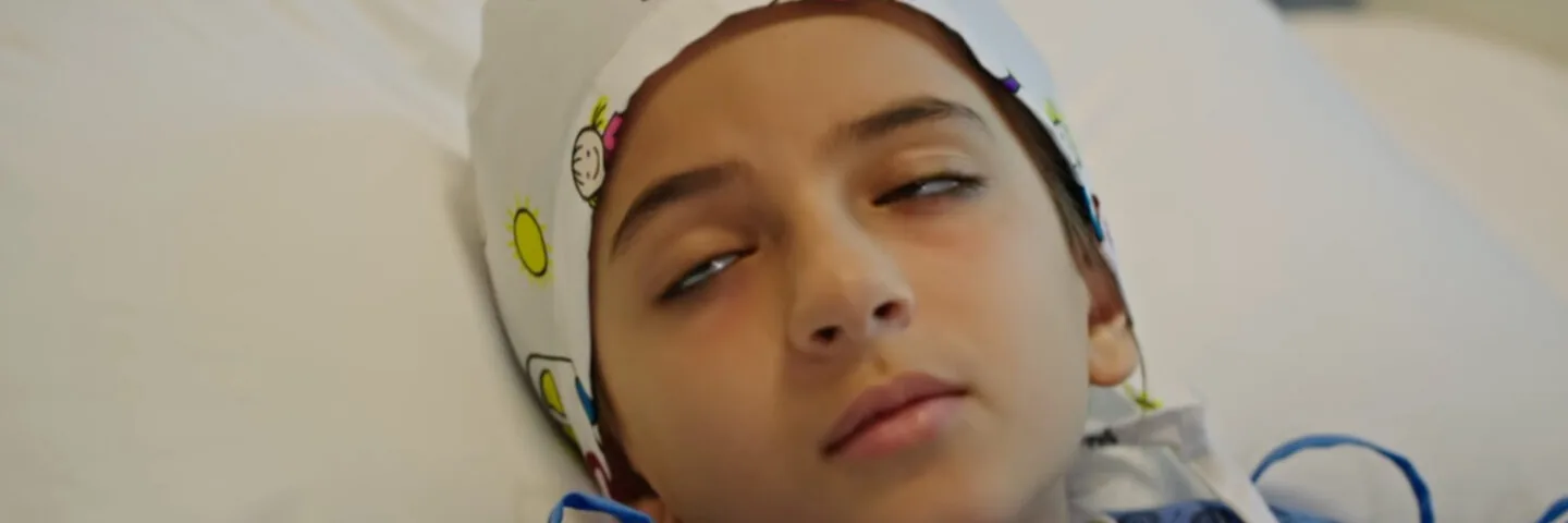 Кадр из 11 серии 1 сезона