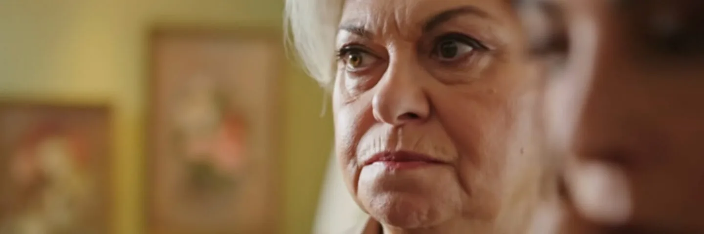 Кадр из 12 серии 1 сезона