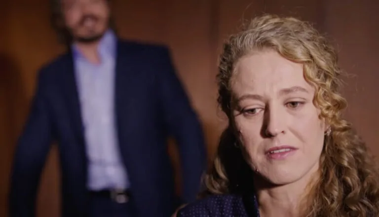 Момент из 22 серии 1 сезона